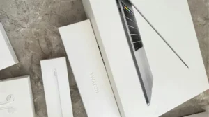 Detail of the Macbook of the Apple