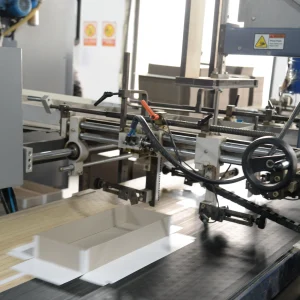 Heaven and earth cover integrated forming machine